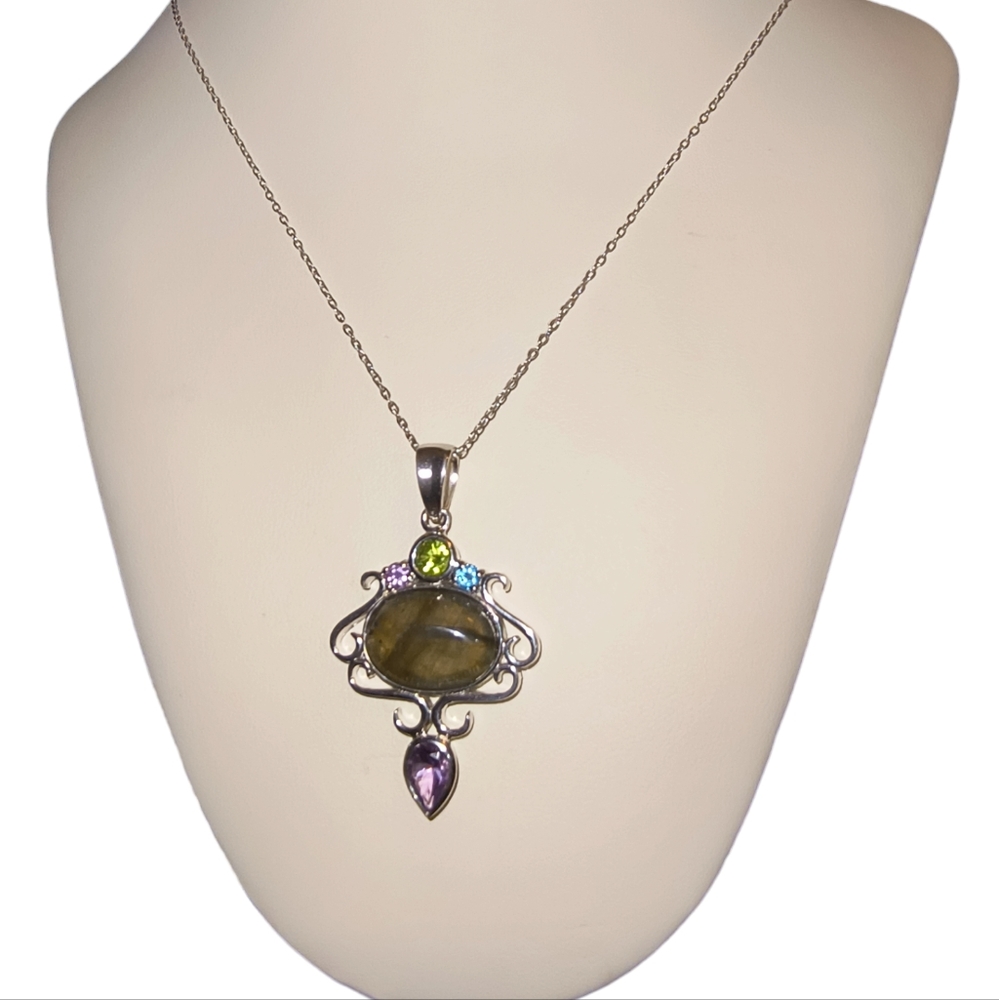 Labradorite, Amethyst & Sterling Silver Pendant - Picture 6 of 12